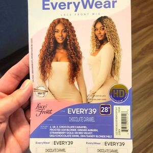Outre EveryWear Wig "EVERY39" CHOCOLATE CARAMEL